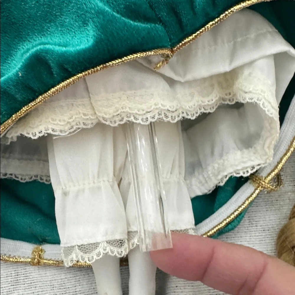 Vintage Elegant Rapunzel Doll with Braided Hair, velvet dress w/gold trim (mlb)